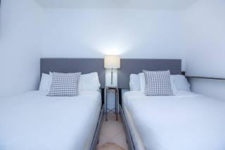 Amazing 2 BR APT at Brickell, Free Parking - Miami - 2