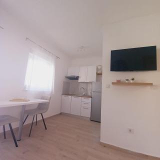 Apartments M & L Murter - Murter - 4