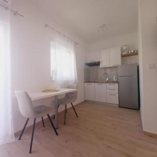 Apartments M & L Murter - Murter - 3