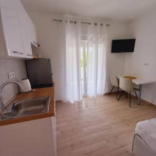 Apartments M & L Murter - Murter - 7