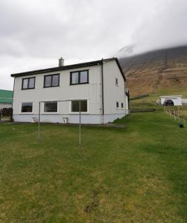 Scenic Village / Nature / Cozy House / 4 BR - Viðareiði - 0