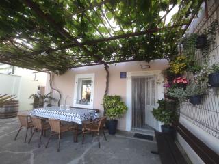 Holiday House Santa - 9