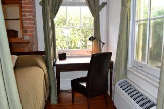 Auld Sweet Olive Bed and Breakfast - 9