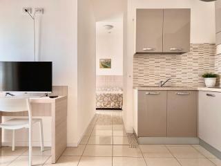 Santa Barbara hotel & apartments - 3