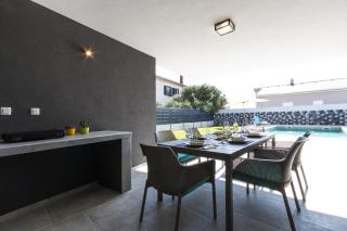 Modern 3-bedroom villa with a private pool - Pula - 7