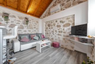 Little stone house - 3