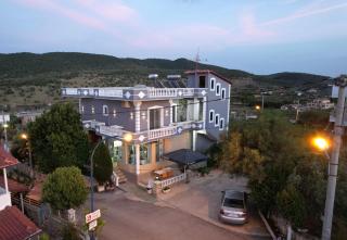 Villa CACA -5 min walk to the beach, free parking & balcony rooms in Ksamil - 8