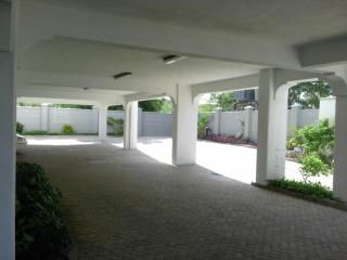 Shanzu Beach apartment with stunning Ocean view - Mwakirunge - 5
