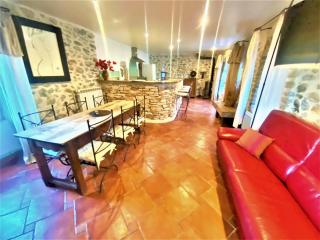GITE DE GROUPE 9ch ou 3 GITES Indépendants de 3ch - PATIO et PISCINE INTERIEURE CHAUFFEE TOUTE L'ANNEE - Vallon-Pont-dʼArc - 6