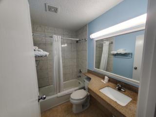 Coastal Inn & Suites - Wilmington - 6