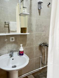 Meiman House close to Asia Mall - Bisjkek - 1