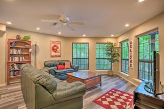 Beaver Lake Retreat with Deck and Private Hot Tub - Garfield - 9