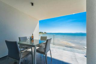 JamC Dream Familientraum direkt am Meer mit beheiztem Pool - Privlaka - 9
