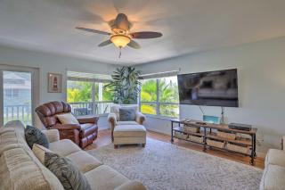 Covered Deck and Bay Views Bradenton Beach Abode! - 8