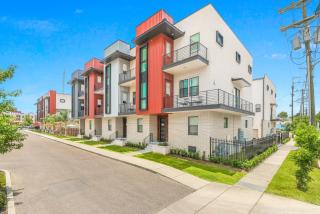Fully-Furnished Townhouse with Luxury Amenities - New Orleans - 3