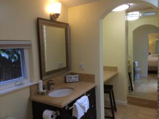The Vendange Carmel Inn & Suites - 8