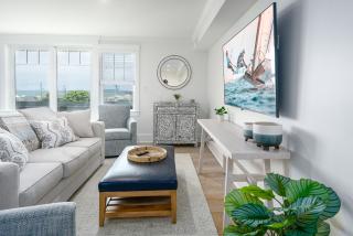 Thomas Sea Suites at Harbourtown - 2