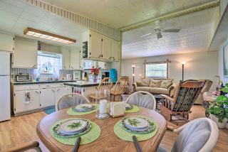 Quaint Country Cottage - Boat, Golf and Explore! - 2