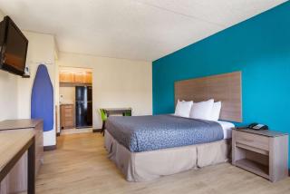 One life studio and suites - 4