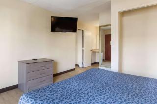 One life studio and suites - 7