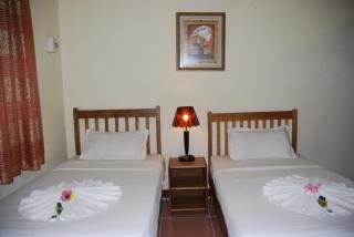 Pacific Crown Hotel - 8