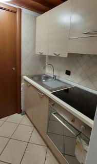 GEMELLI HOLIDAYS -2 easy lofts, groundfloor with courtyard, mezzanine bedroom, baby & pet friendly, near Monte Mario Station connecting to center in 20 minutes, 2 steps from bus, groceries, restaurants, park, cycle path - Warm guest care in 4 languages - Roma - 5