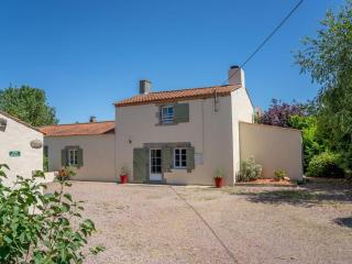 Maison de ferme rénovée avec cheminée, terrasse et jardin clos - à 800m du bourg de Froidfond - FR-1-426-149 - Froidfond - 0