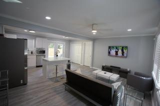 Decatur 2 BR Bliss Modern Comfort - Decatur - 0