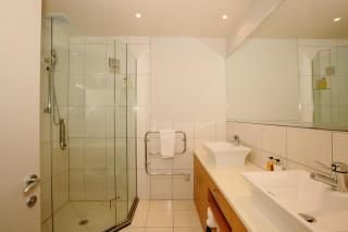 Lakeside Apartments - 4