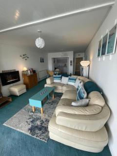 Barracuda, Beachside Apartment - Benllech - 7