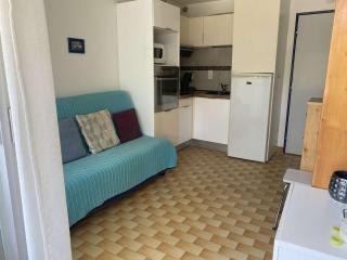 Studio cabine climatisé, plage à 2 pas, 4 couchages, parking privé - FR-1-250-193 - Le Grau-du-Roi - 7
