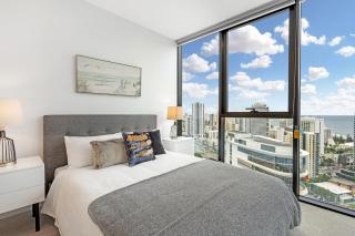 Lamour Ocean View Apartment II in Casino Broadbeach - free parking-195cm - 1