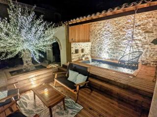 Charming 2Bed House near Sommiere south of France - 0