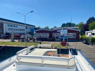 Hausboot mit Traumlage in Lübeck-Travemünde - 1