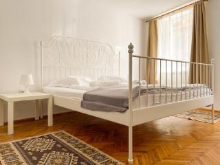White Moon Apartment - Braşov - 6