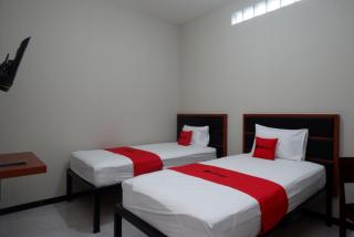 RedDoorz near Kampus UMP Purwokerto 2 - 3