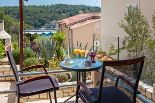Apartments Babic - Milna - 7