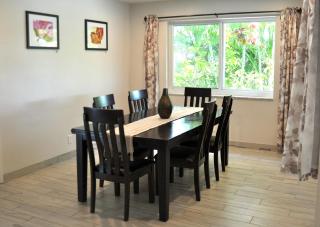 Lovely 3-bd, walk to bars, 9 min drive from beach! Heated pool. - Fort Lauderdale - 9