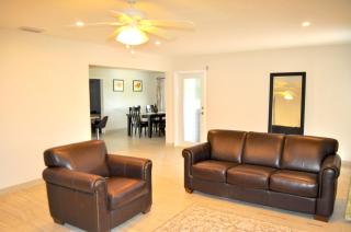 Lovely 3-bd, walk to bars, 9 min drive from beach! Heated pool. - Fort Lauderdale - 8