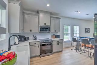 Rural Family Retreat Less Than 3 Mi to Fishing and Boating! - 1