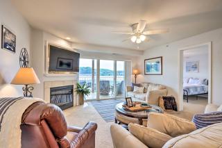 Breezy Lakefront Condo with Balcony and Lake View! - Camdenton - 6