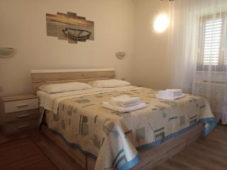 Apartments Vodarić Loznati - 9