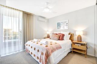 Central Kings Beach 2 BR APT w Pool and Spa access - Caloundra - 3