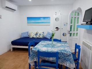 Bleu Bijou Apartment - 1