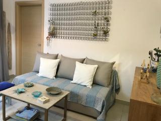 Grey Theros Apartments - Paralia Dionisiou - 8