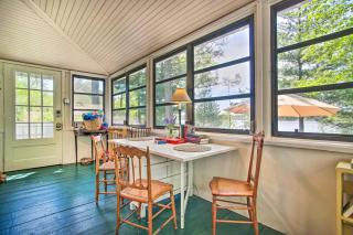 Peaceful Long Pond Cottage with Dock and Views - Rochester - 3