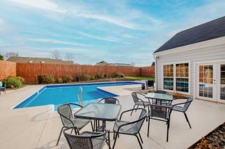 Graham Home w/ Private Pool & Ping-Pong Table! - 7