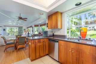 Three-Bedroom Apartment - Princeville - 4
