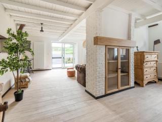 Spacious Family Holiday Home - 7