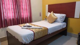 Skyry Hotels Adyar - Chennai - 4